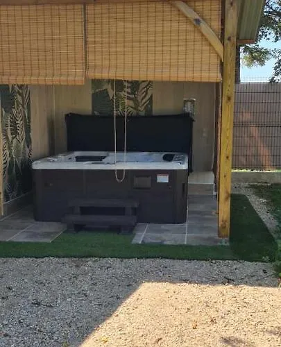 Maison Confit Дом отдыха Грама